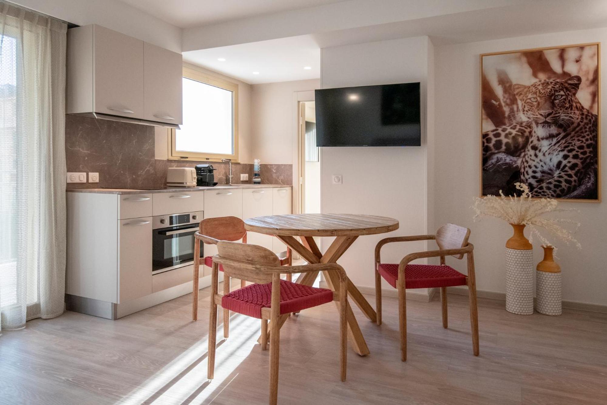 Residence Hoteliere Chambord Au Coeur De Menton - Entierement Renovee מראה חיצוני תמונה